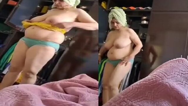 Desi aunty nude capture after bath viral fsi XXX