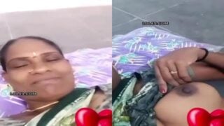 Mature Aunty Shows Boobs Video Call Secret Lover